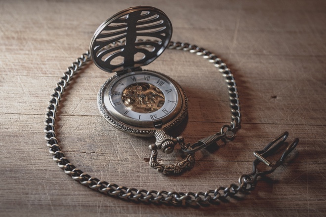 Image of an old pocketwatch with a chain attached to it, represents that using lodash's chain is faster sometimes than using the native map, filter and reduce.